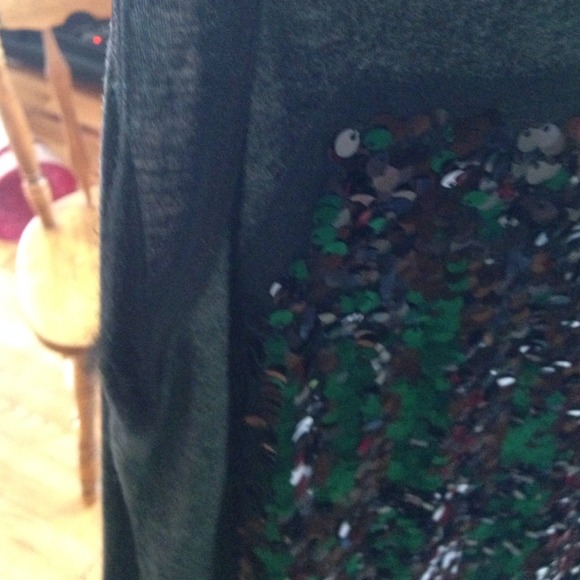 Sequined Top! - Picture 3 of 4