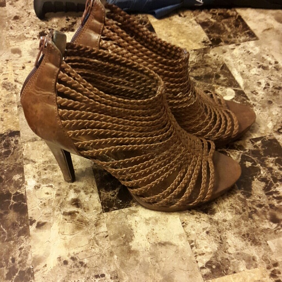 Sold - Picture 3 of 4