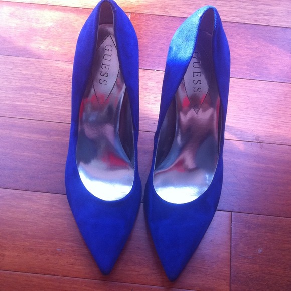 GUESS blue suede pumps