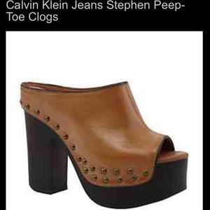 Calvin Klein Size 6 Peep-Toe Clogs