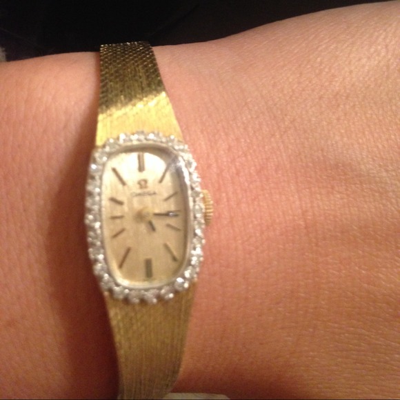 Antique 18k gold with diamonds watch by Omega - Picture 2 of 2