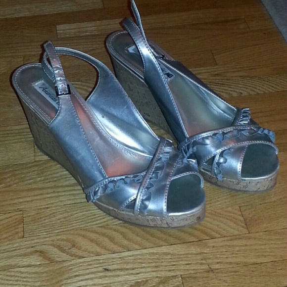 Silver wedges