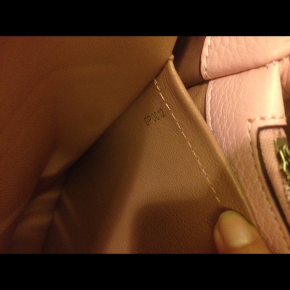 Louis Vuitton Capucines MM baby pink - Picture 3 of 4
