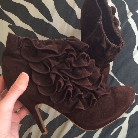 🚫🚫BUNDLED🚫🚫Brown Velvet Ruffle Booties 🍂🍁 - Picture 2 of 4