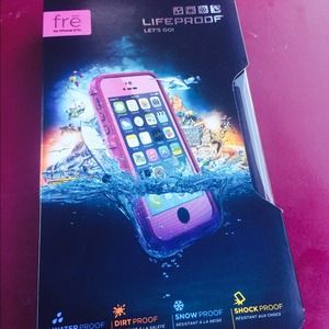 5/5s life proof. Just revive today. Brand new