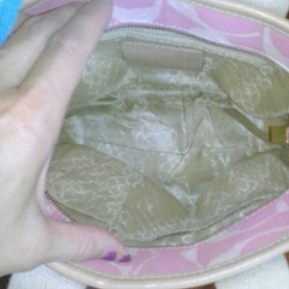 Small Coach Tote - Picture 2 of 3