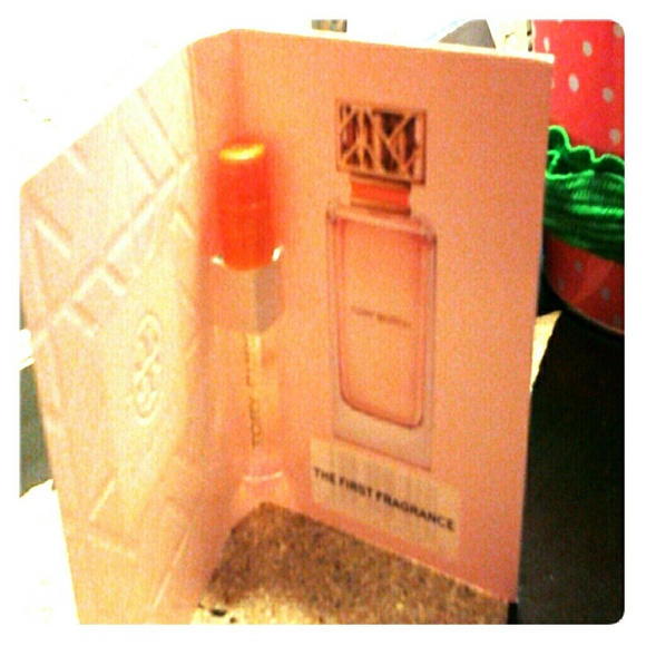 Tory Burch mini perfume spray brand new!!!
