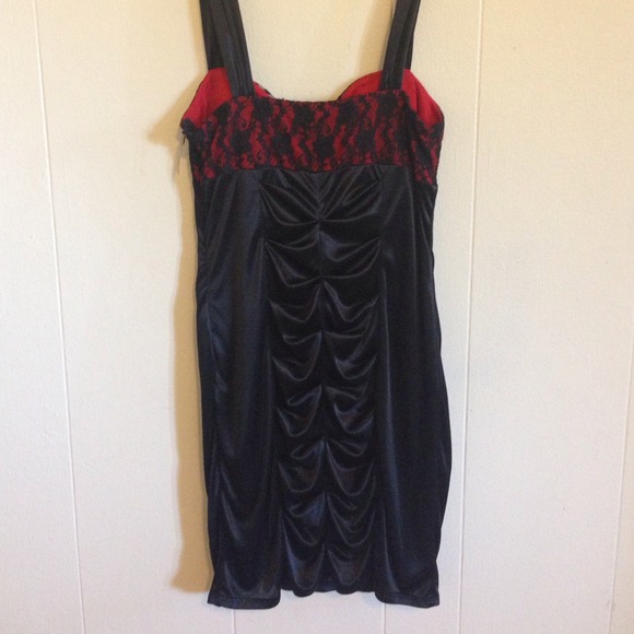 Dress - Picture 3 of 3