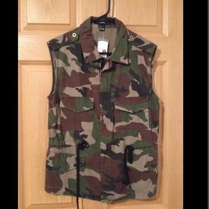 Forever 21 Camo Vest