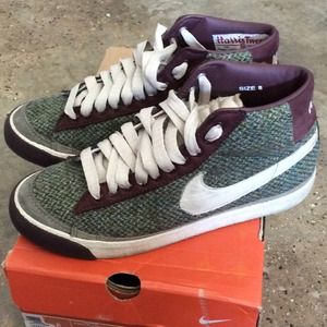 NIKE Woman's Blazer Mid Premium size 8