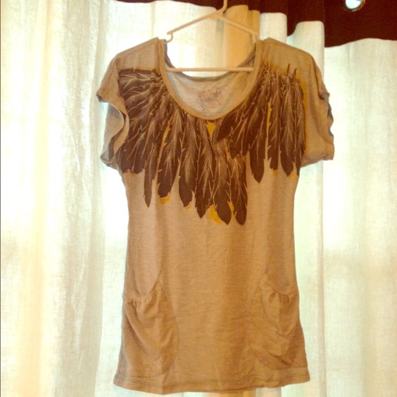 Tops - ❤️Scrapbook Feather T, size small
