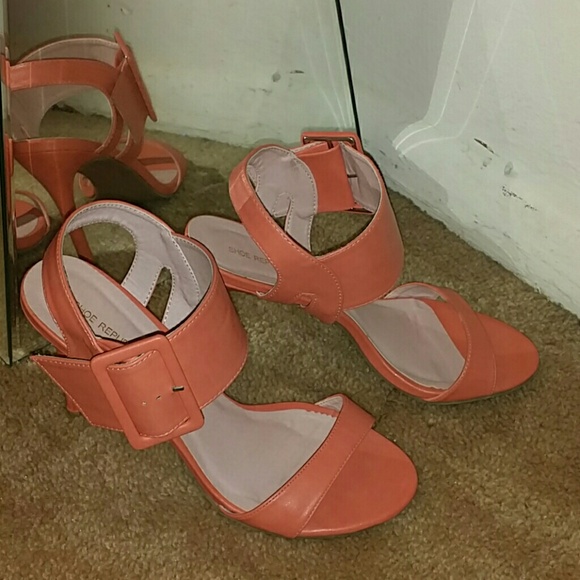 Open toe heels - Picture 2 of 2