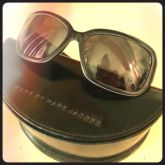Marc Jacobs Sunglasses!! ❤️❤️ - Picture 1 of 4