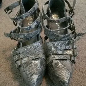 🔴Sold on Vinted🔴Snake skin Wedges