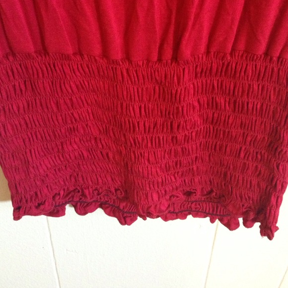 Red top - Picture 3 of 3