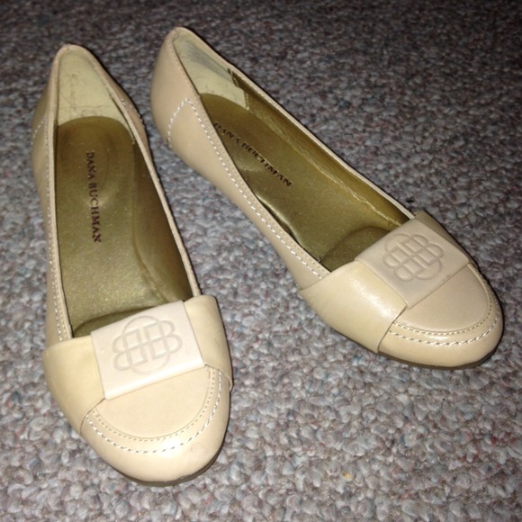 Nude flats
