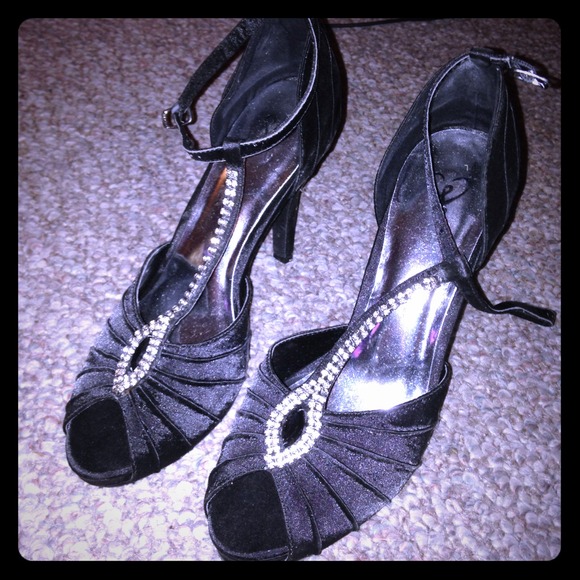 Black peep toe heels