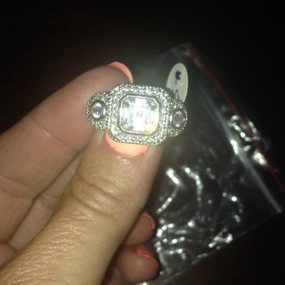 SS ring. Vintage look. Sz 5