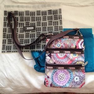 sale✨LeSportsac Kasey Crossbody Bag