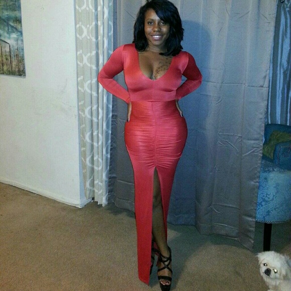 *SOLD*Dress - Picture 2 of 3