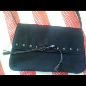 Black clutch