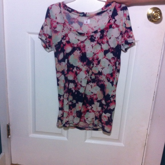 Multi colored top - Picture 1 of 1