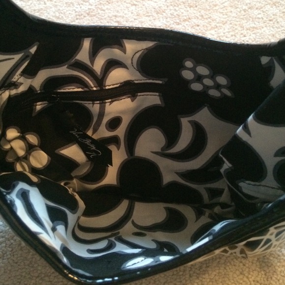 Vera Bradley Frill black/white purse - Picture 2 of 3