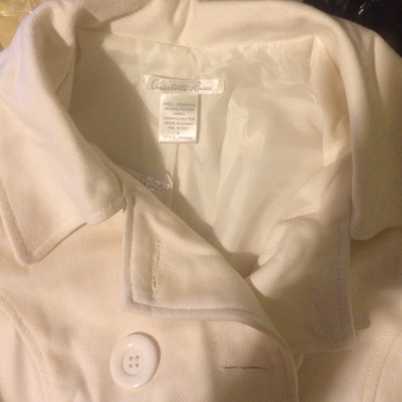 💢sold💢 Gorgeous off white coat - Picture 2 of 4