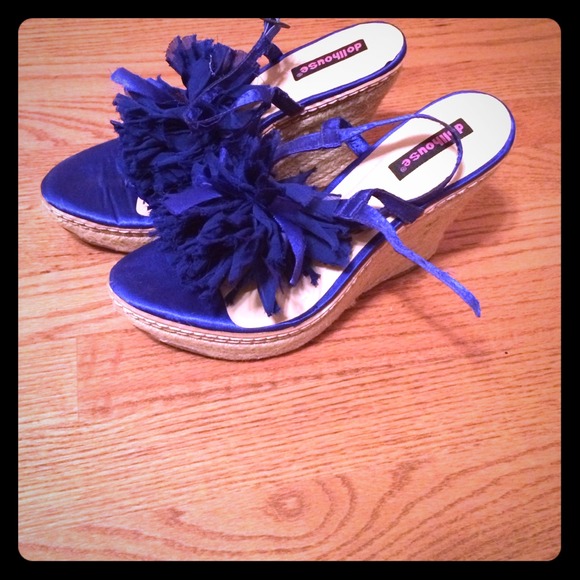 Dollhouse wedges