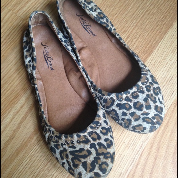 **Bundled for @breanna94! Lucky Flats & D&G Wallet