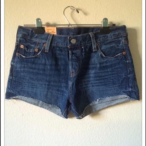 ⭕️Sold ⭕️  ☀️Levi's 501 cut off shorts🌺