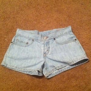 Cute shorts!!😃😃