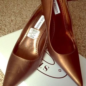 Steve Madden darre point toe pump