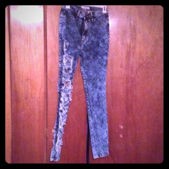 🚫traded🚫highwasted ripped distressed skinnyjeans