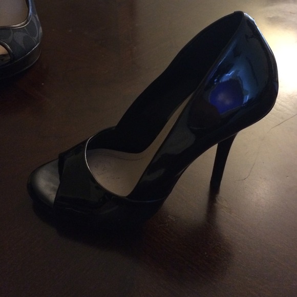black open toe heels - Picture 2 of 2