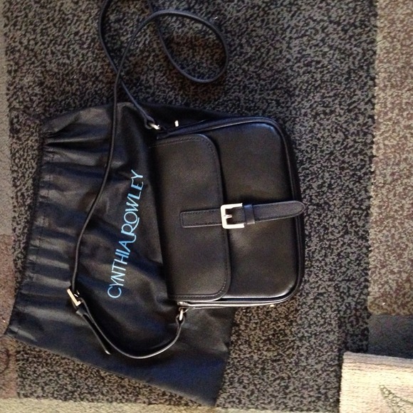 🔴SOLD🔴💯CYNTHIA ROWLEY authentic crossbody b - Picture 2 of 4