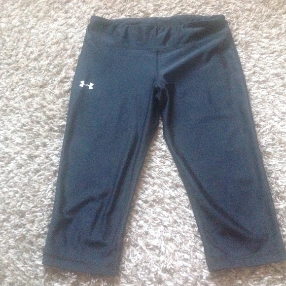 Under Armour Pants - knee length under armor leggings