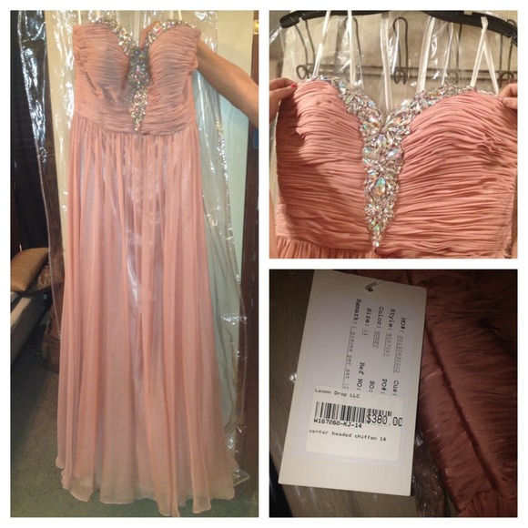 Gorgeous blush homecoming/prom dress!