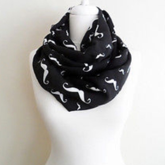 🚫SOLD🚫 Black white mustache Infiniti scarf - Picture 2 of 4