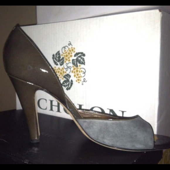 Sexy Kenneth Cole peep-toe heels!