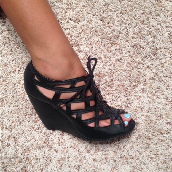 Mia wedges