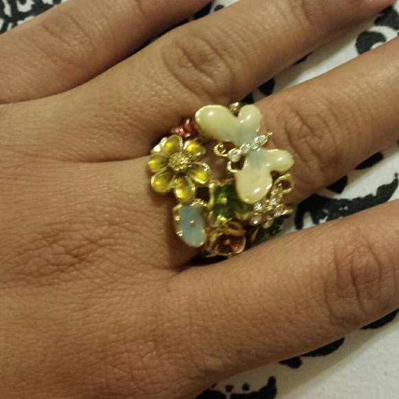 Guess ring - Picture 2 of 3