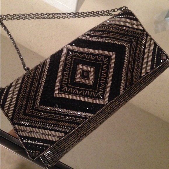 Gorgeous glam beaded clutch - Picture 3 of 4