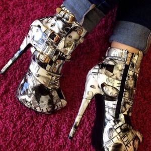 Mag Print Booties size 11