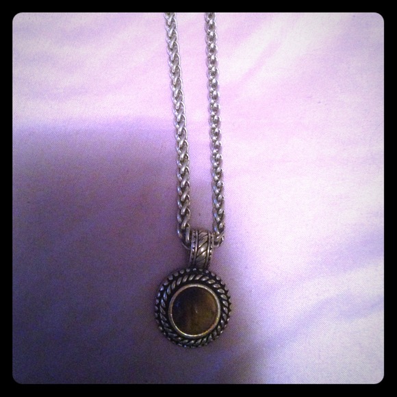 Premier necklace with pendant