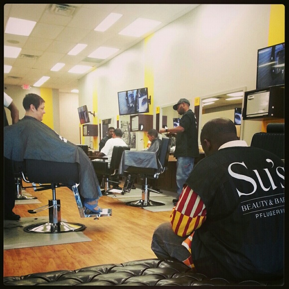 ๐ Meet Your Posher, Stephanie!! - Picture 2 of 4