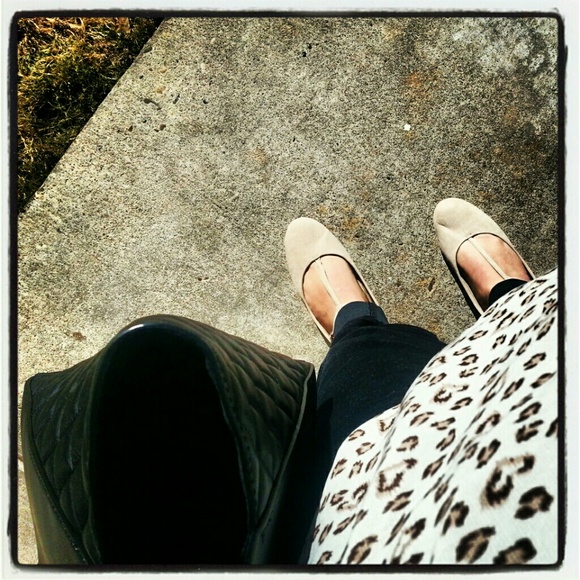 ๐ Meet Your Posher, Stephanie!! - Picture 4 of 4