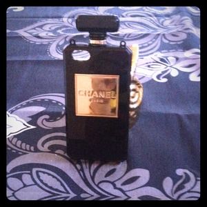 Iphone 5 Black Chanel case