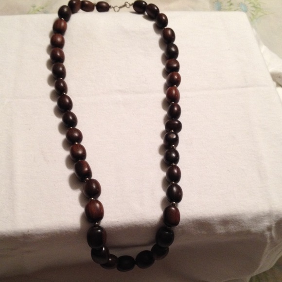 HAND CRAFTED BEADED NECKLACE