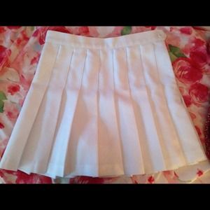 AMERICAN APPAREL WHITE TENNIS SKIRT